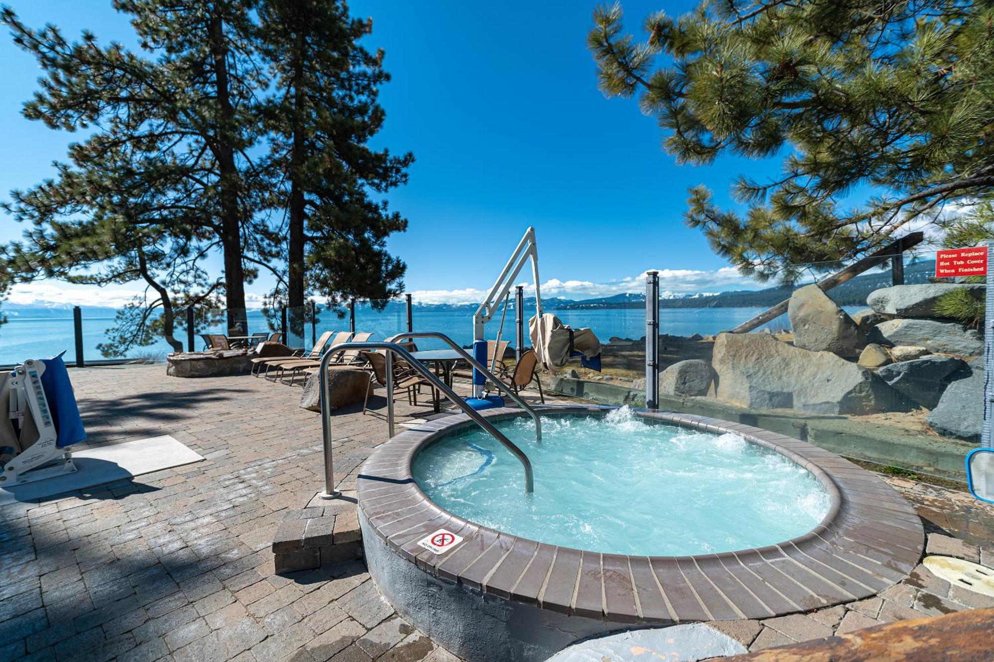 Red Wolf Lakeside Lodge Tahoe Vista Exterior photo